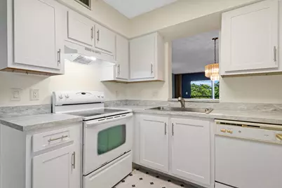2209 S Cypress Bend Drive #507, Pompano Beach, FL 33069 - Photo 11