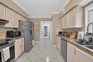 10300 Greentrail Dr N, Boynton Beach, FL 33436 - Photo 21