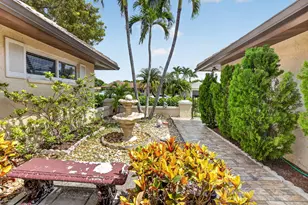 10300 Greentrail Dr N, Boynton Beach, FL 33436 - Photo 5