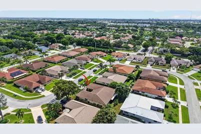 10300 Greentrail Drive N, Boynton Beach, FL 33436 - Photo 47