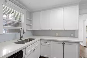 526 38th St, West Palm Beach, FL 33407 - Photo 7