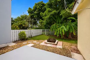 6711 Green Island Cir, Lake Worth, FL 33463 - Photo 19