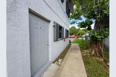 421 NW 7th Terrace #4, Fort Lauderdale, FL 33311 - Photo 1