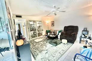 571 Fanshaw N, Boca Raton, FL 33434 - Photo 5