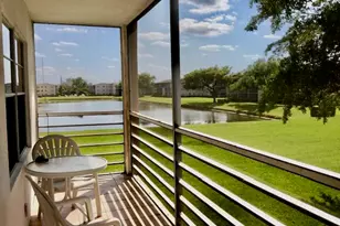 571 Fanshaw N, Boca Raton, FL 33434 - Photo 9