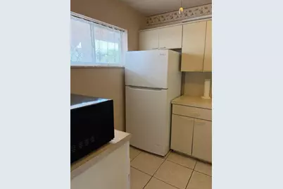 2566 S Garden Drive S #202, Lake Worth, FL 33461 - Photo 3