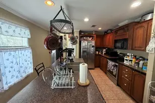 241 Lakeview Dr, Coconut Creek, FL 33073 - Photo 3