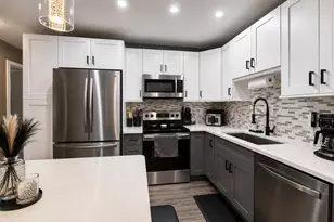 140 Cypress Club Dr, Pompano Beach, FL 33060 - Photo 17
