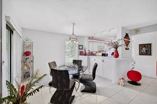 10247 N Circle Lake Dr, Boynton Beach, FL 33437 - Photo 7