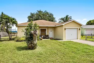 913 SE Forrest Park Dr, Stuart, FL 34994 - Photo 3