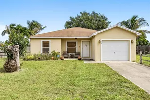913 SE Forrest Park Dr, Stuart, FL 34994 - Photo 1
