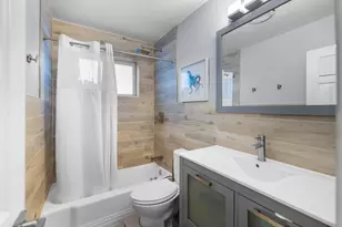 1310 NE 46th St, Oakland Park, FL 33334 - Photo 33