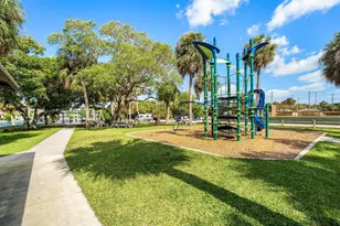 2101 N Palm Cir, North Palm Beach, FL 33408 - Photo 47