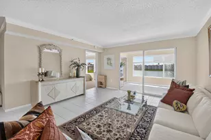 14096 Huntington Pointe Dr, Delray Beach, FL 33484 - Photo 5