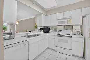 14096 Huntington Pointe Dr, Delray Beach, FL 33484 - Photo 9