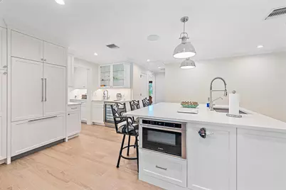 11785 Lake Shore Place, North Palm Beach, FL 33408 - Photo 9