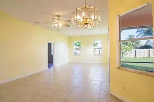 787 SE Evergreen Terrace, Port Saint Lucie, FL 34983 - Photo 5