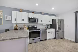 8717 SE Sandy Ln, Hobe Sound, FL 33455 - Photo 11