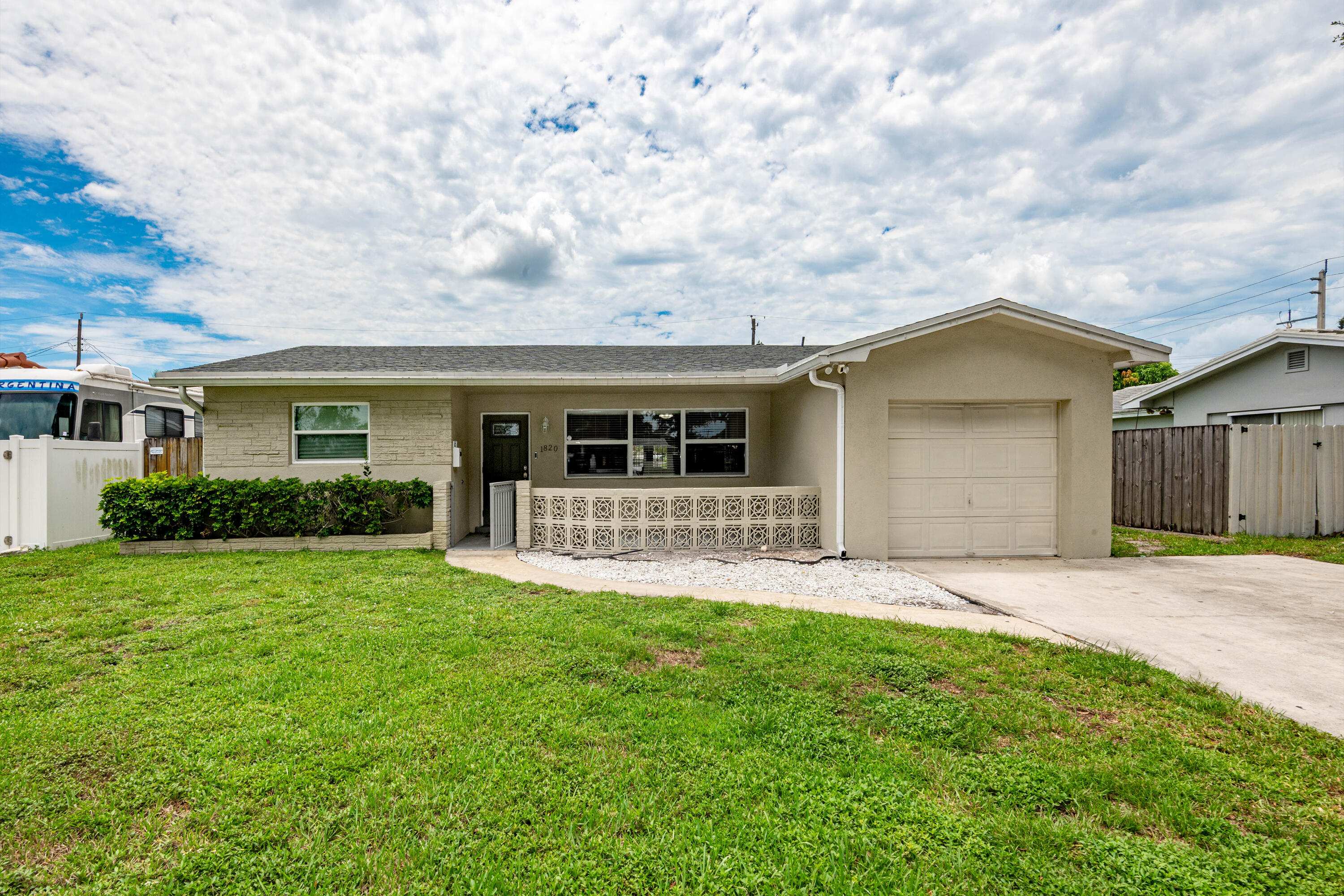1820 N 46th Ave - 1820 N 46th Ave, Hollywood, FL 33021 Luxury Property | Jose Angel Pina