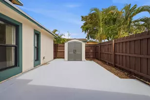 1110 Manor Dr, Palm Springs, FL 33461 - Photo 7