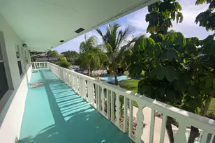 221 SE 3rd Ave, Boynton Beach, FL 33435 - Photo 17