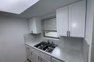 221 SE 3rd Ave, Boynton Beach, FL 33435 - Photo 3