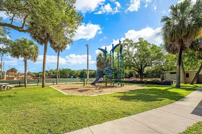 2103 N Palm Circle, North Palm Beach, FL 33408 - Photo 25