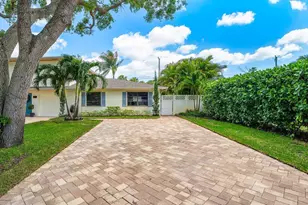 2103 N Palm Cir, North Palm Beach, FL 33408 - Photo 1