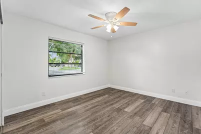 2103 N Palm Circle, North Palm Beach, FL 33408 - Photo 13