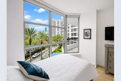 3600 Mystic Pointe Drive #608, Aventura, FL 33180 - Photo 9