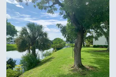 1040 Newport H #1040, Deerfield Beach, FL 33442 - Photo 3