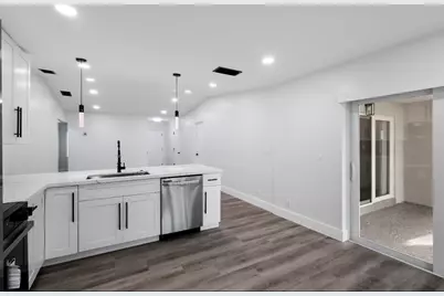 5586 N Lakewood Circle #A, Margate, FL 33063 - Photo 7