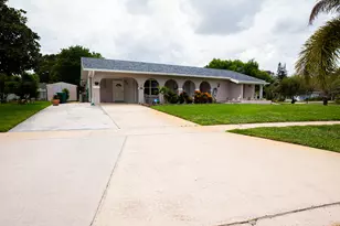 814 SE Corto Ct, Port Saint Lucie, FL 34983 - Photo 25