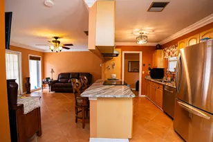 814 SE Corto Ct, Port Saint Lucie, FL 34983 - Photo 9