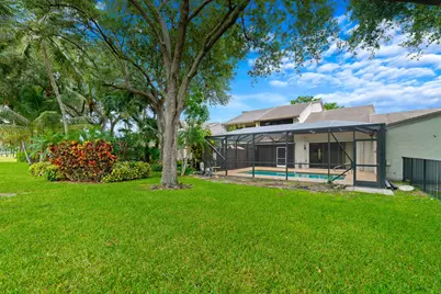 219 Wildwood Circle, Deerfield Beach, FL 33442 - Photo 5