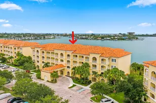 21 Harbour Isle Dr W, Fort Pierce, FL 34949 - Photo 1