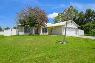 2133 SW Larchmont Ln, Port Saint Lucie, FL 34984 - Photo 3