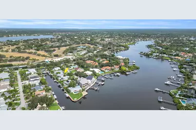 16 Country Club Circle, Tequesta, FL 33469 - Photo 5