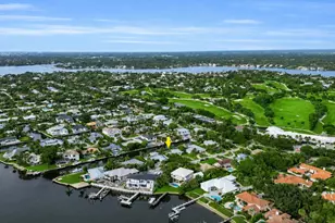 16 Country Club Cir, Tequesta, FL 33469 - Photo 9