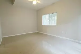 260 Crestwood Cir, Royal Palm Beach, FL 33411 - Photo 9