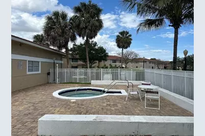 1004 Twin Lakes Drive, Coral Springs, FL 33071 - Photo 23
