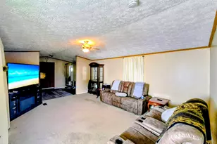 1040 12th St, Okeechobee, FL 34974 - Photo 5