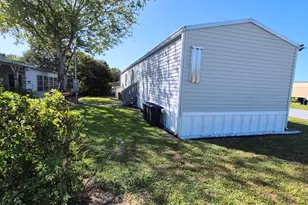 1040 12th St, Okeechobee, FL 34974 - Photo 5