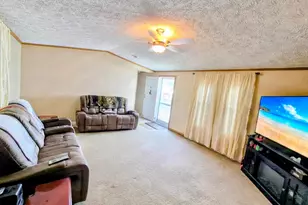 1040 12th St, Okeechobee, FL 34974 - Photo 17