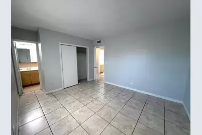 915 NE 8th Street #104, Hallandale Beach, FL 33009 - Photo 11