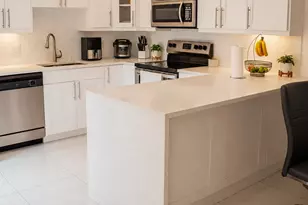 1700 Embassy Dr, West Palm Beach, FL 33401 - Photo 21
