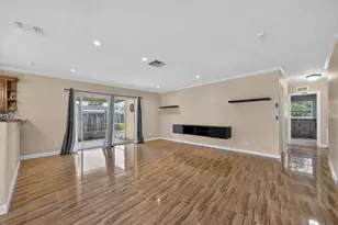 8208 NW 75th Ave, Tamarac, FL 33321 - Photo 7