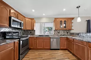 8208 NW 75th Ave, Tamarac, FL 33321 - Photo 13