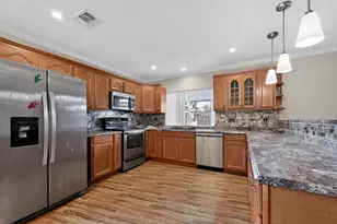 8208 NW 75th Ave, Tamarac, FL 33321 - Photo 15