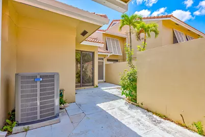 227 Old Meadow Way, Palm Beach Gardens, FL 33418 - Photo 5